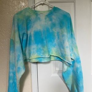 tie-die cropped sweatshirt